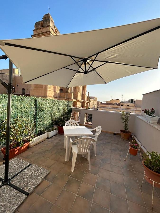 מלון טראסיני La Casa In Piazza מראה חיצוני תמונה